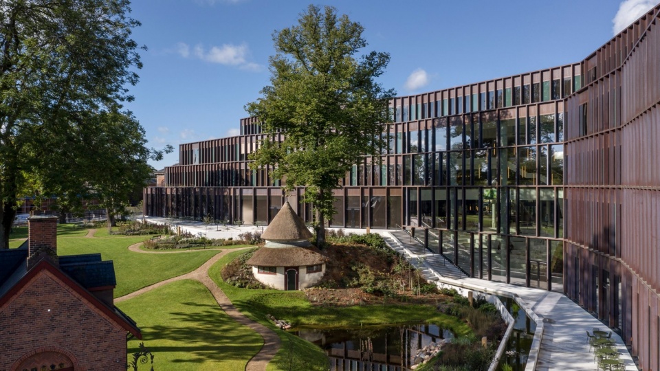 CF Møller Architects спроектировали штаб-квартиру Carlsberg из переработанной меди