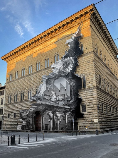 Новая инсталляция художника JR на палаццо Строцци во Флоренции