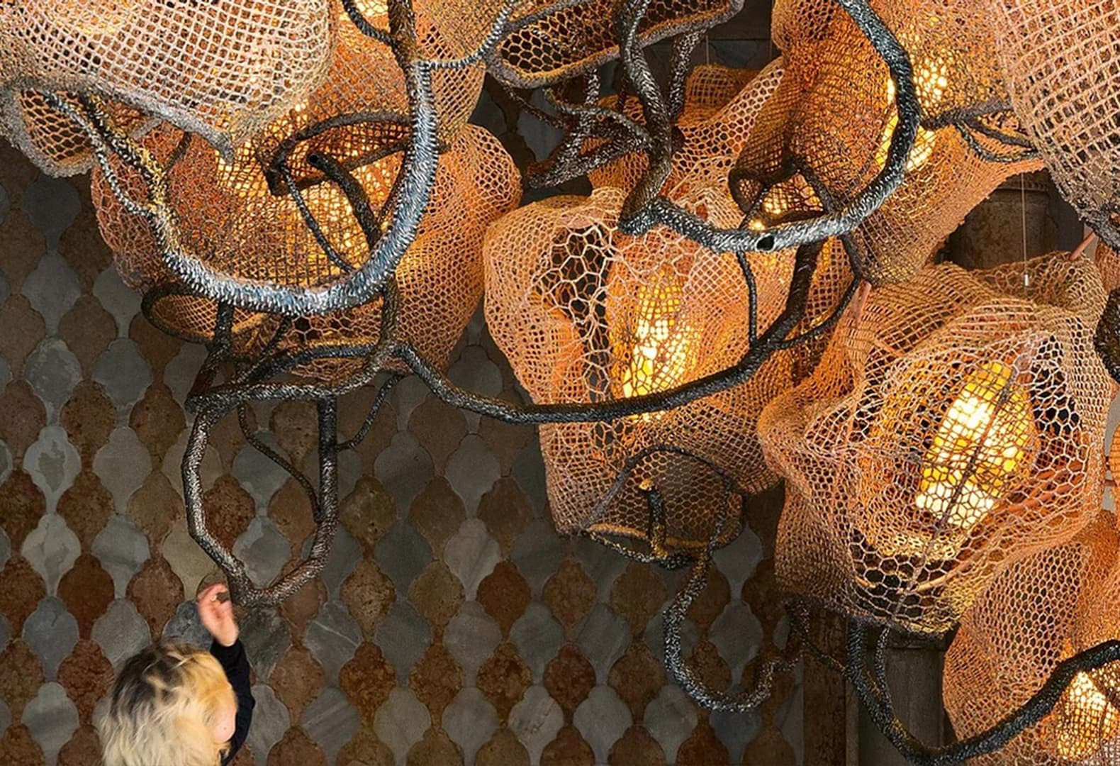 Коммуникативные объекты Начо Карбонеля. Inside a Forest Cloud (Monumental), 2019