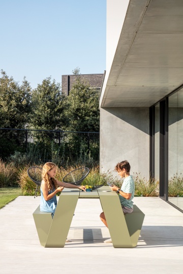 Фламандский дизайнер создал стол для пикника