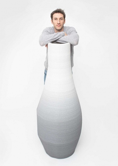 Филипп Адуатц создал напечатанные на 3D-принтере кресла и вазы из бетона