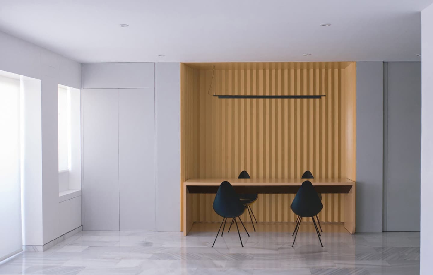 Апартаменты с цветовыми блоками – проект Studio NOJU