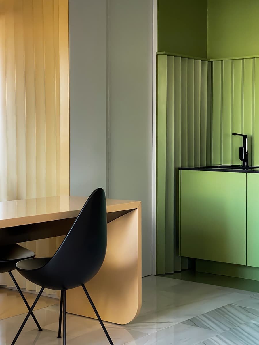 Апартаменты с цветовыми блоками – проект Studio NOJU