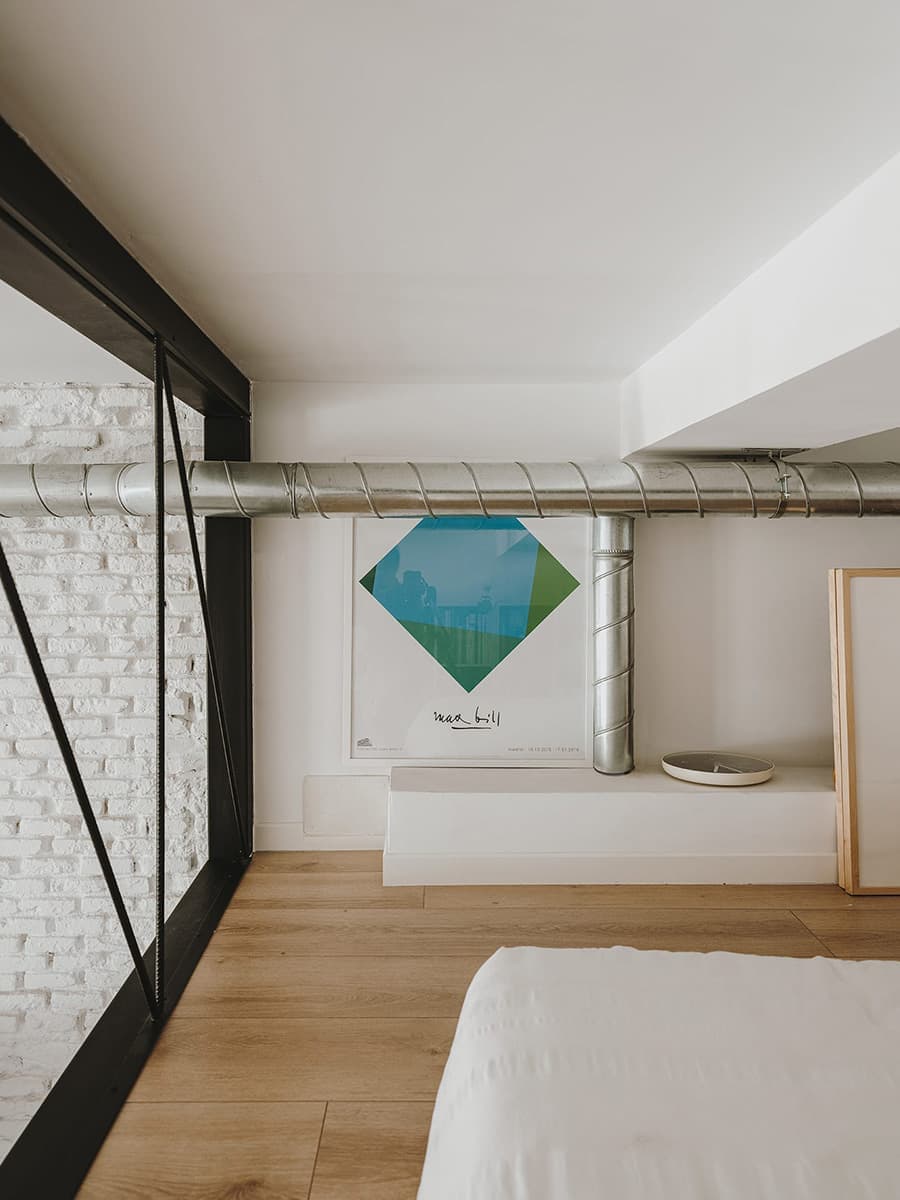 Отреставрированная квартира с четырехметровыми потолками – проект студии Iglesias-Hamelin Arquitectos