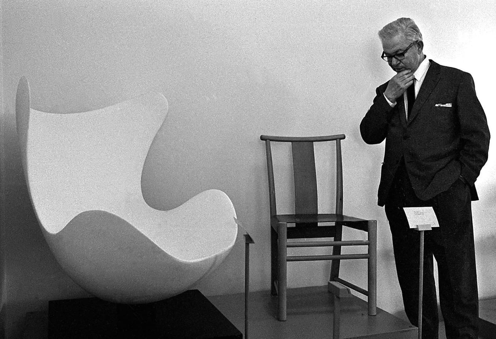 Кресло Egg. Арне Якобсен