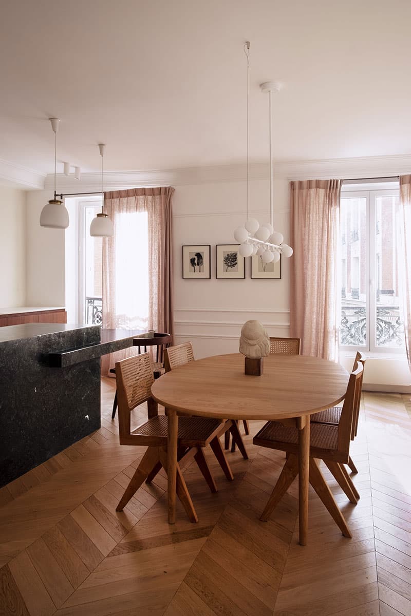 Монохромная квартира в Париже – проект студии Martin Massé