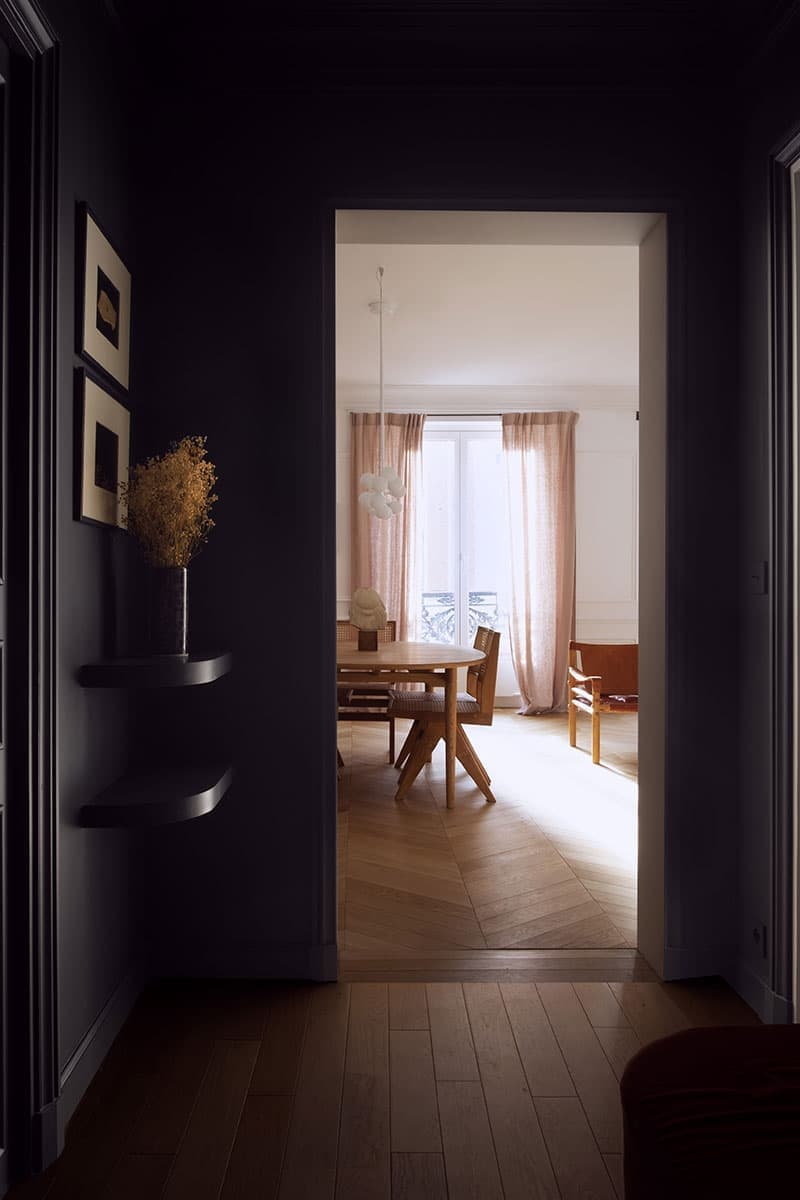 Монохромная квартира в Париже – проект студии Martin Massé