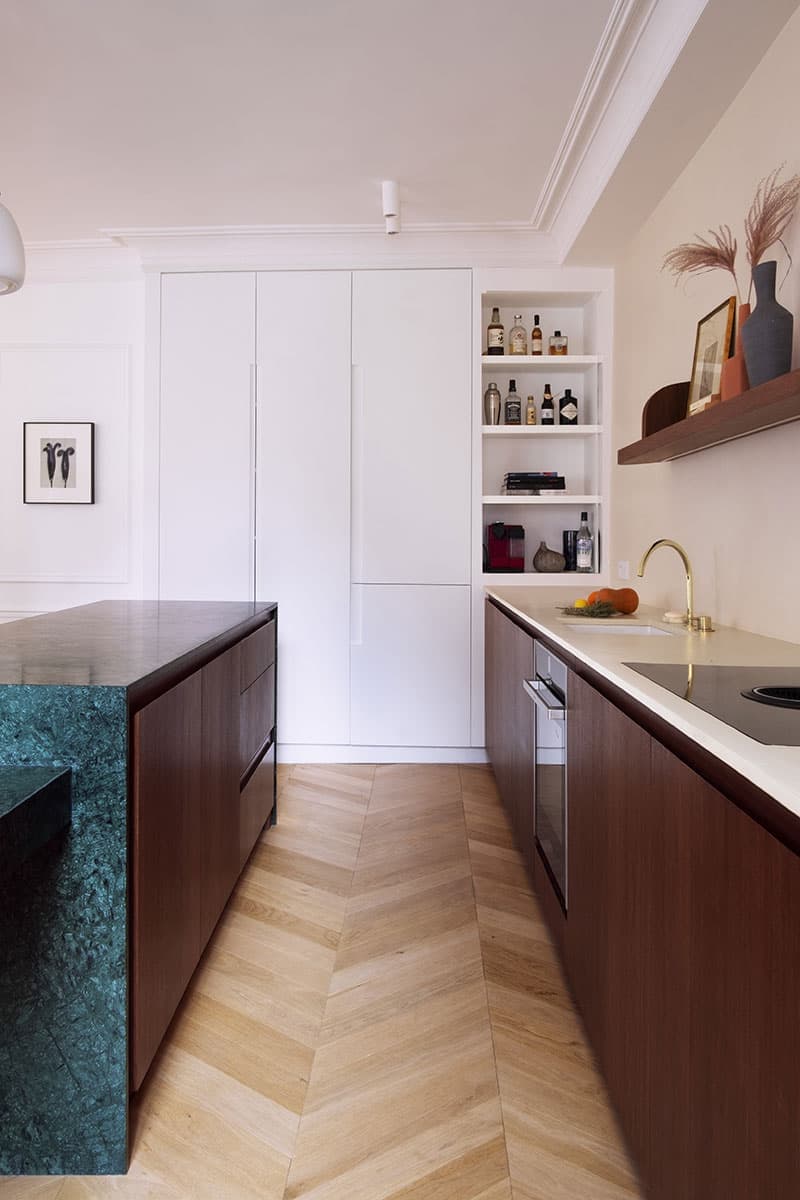 Монохромная квартира в Париже – проект студии Martin Massé