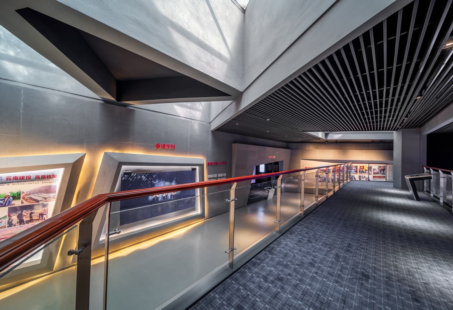 Мемориальный парк в Лунтошань. HUAXIA Architects Studio. Фото: Xio Huo