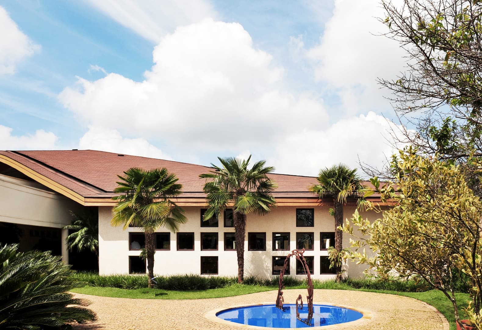 Мемориальный парк дас Сережейрас. Crisa Santos Arquitectos. Isis de Oliveira