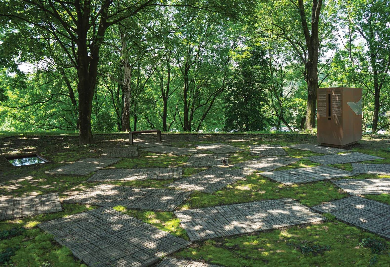 Мемориальный парк на территории Большой Синагоги Освенцима. NArchitekTURA + Bartosz Haduch. Фото: Bartosz Haduch