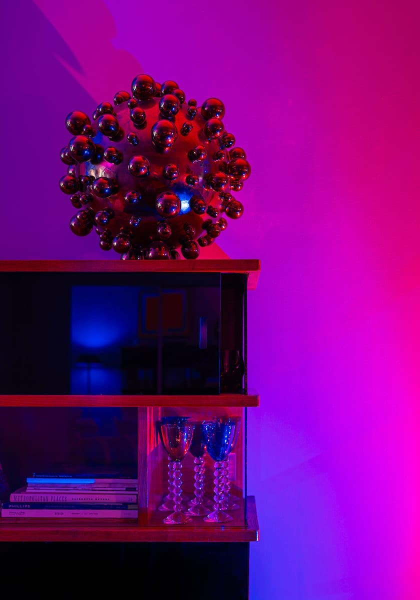 Нью-йоркская квартира с RGB подсветкой – проект дизайнеров Райана Лоусона и Шона Робинса