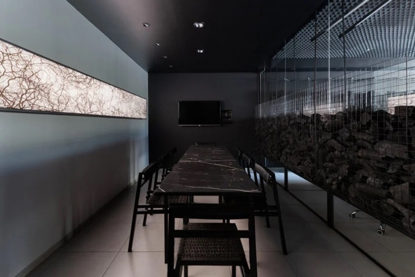 EFEEME Arquitectos спроектировали офис Puccetti&Asociados, где использовали уголь