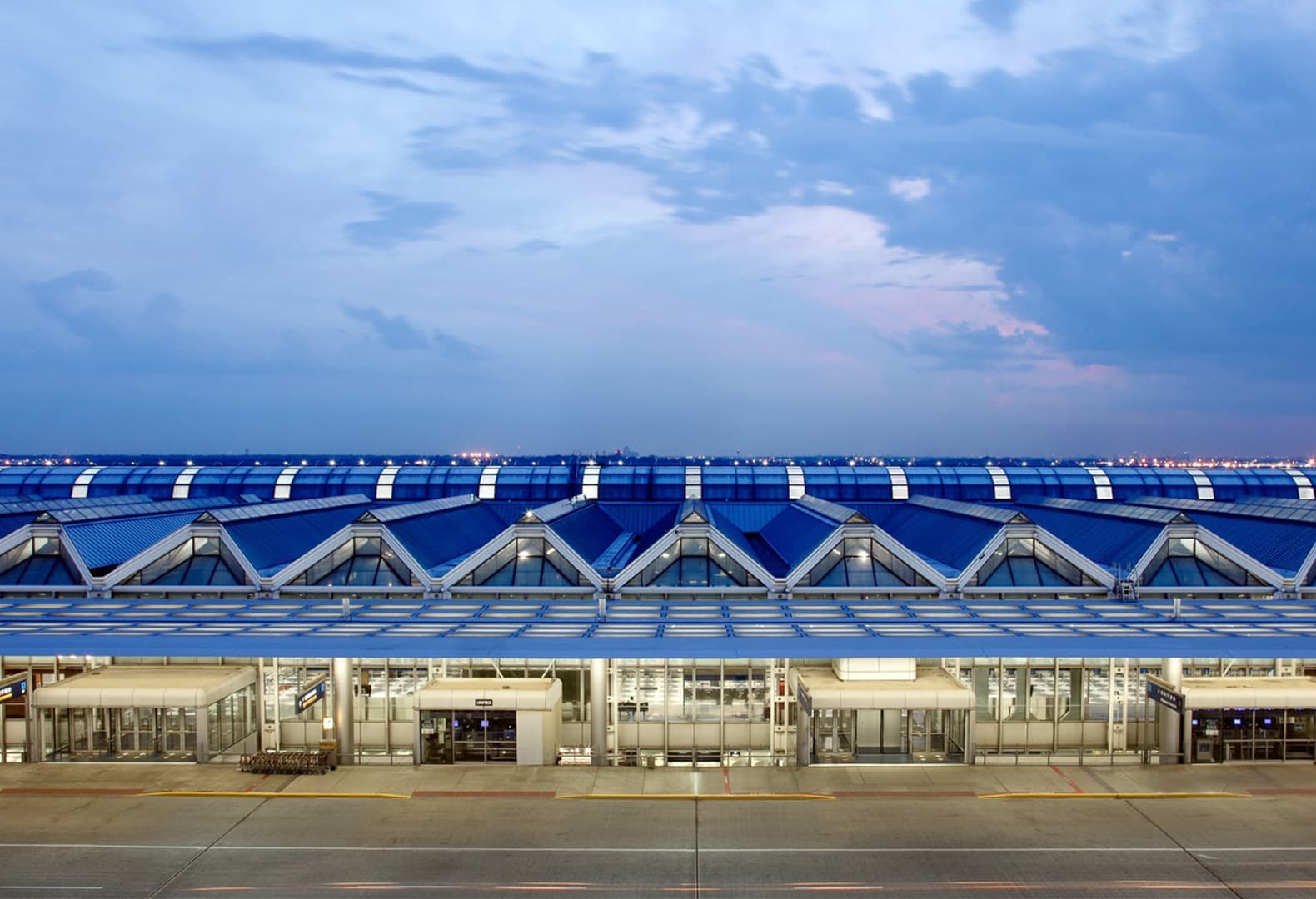 Терминал United Airlines в аэропорту О’Хара, 1986. Хельмут Ян