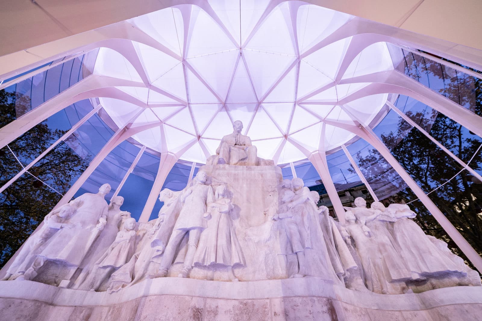 Art Shield - Vörösmarty Pavilion. Hello Wood