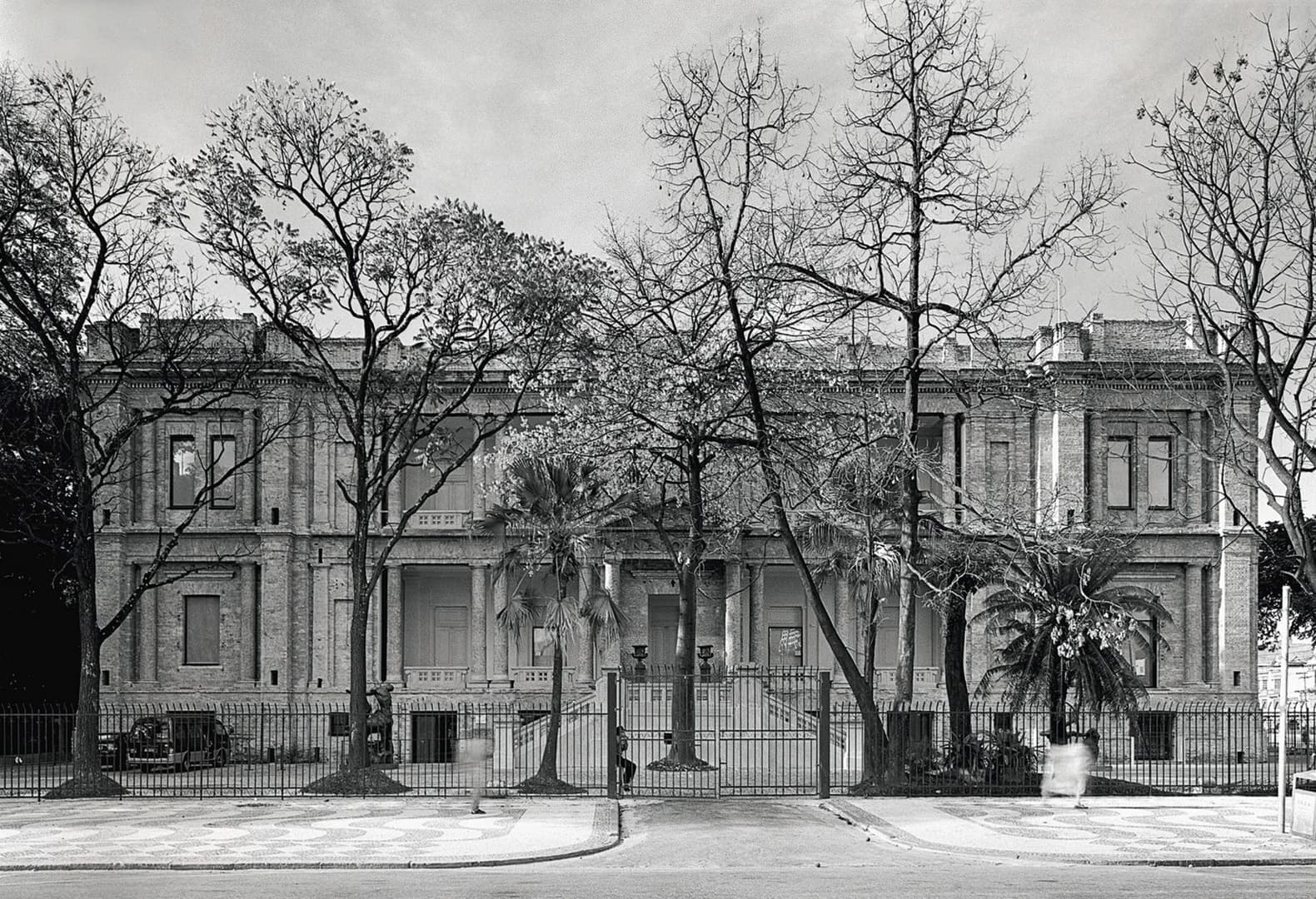 Пинакотека штата Сан-Паулу (1998). Пауло Мендес да Роша. Фото: Nelson Kon