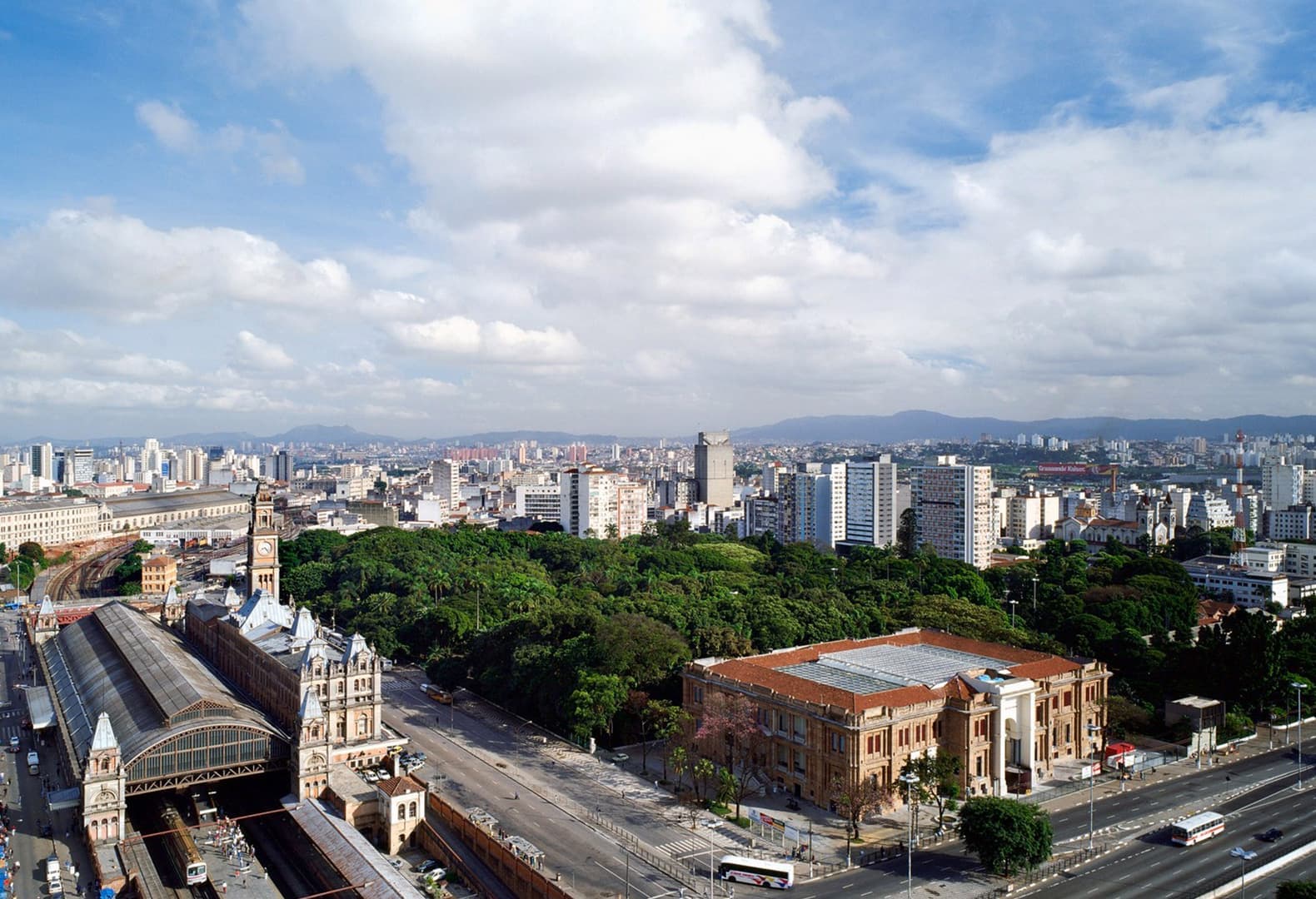 Пинакотека штата Сан-Паулу (1998). Пауло Мендес да Роша. Фото: Nelson Kon