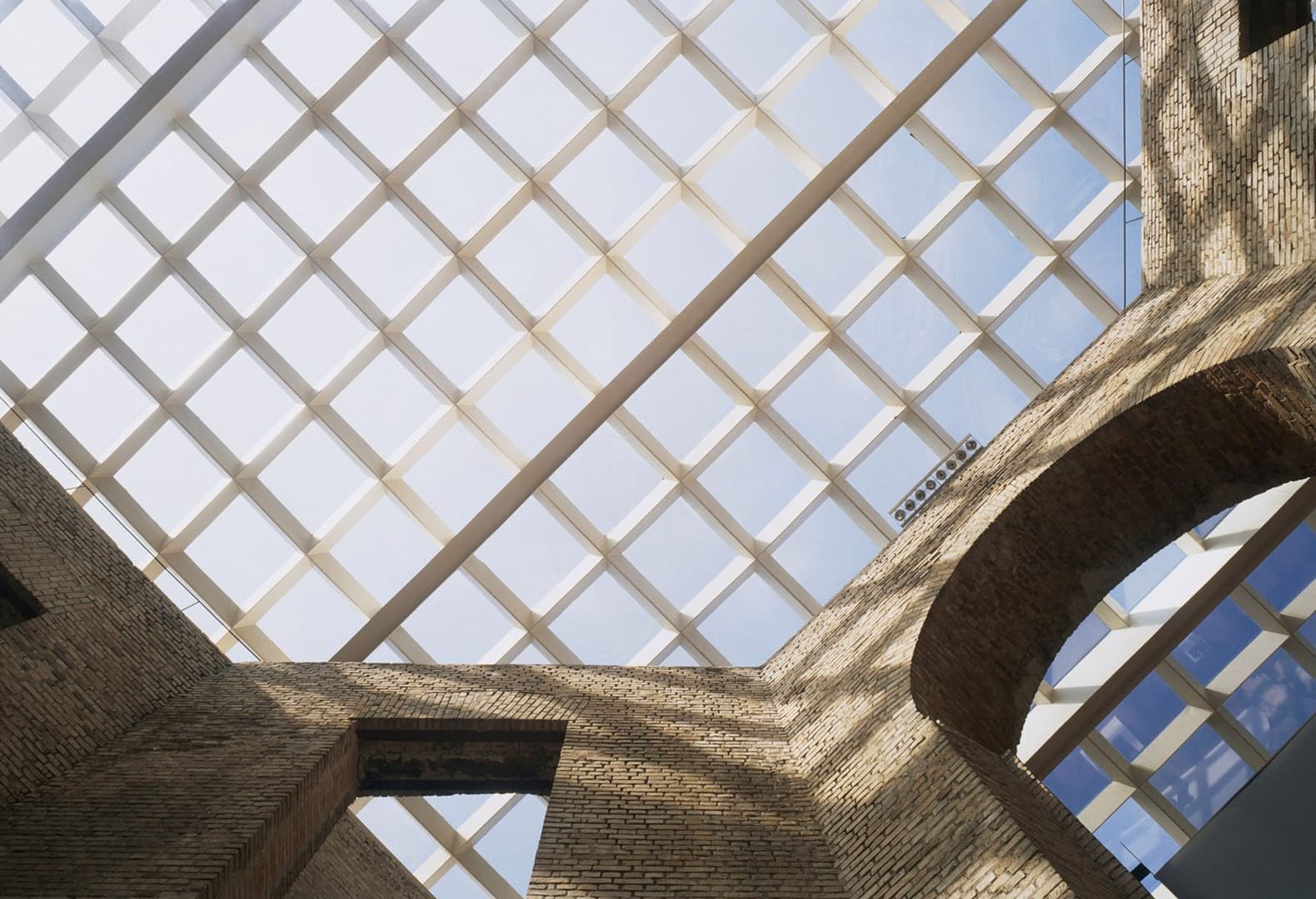 Пинакотека штата Сан-Паулу (1998). Пауло Мендес да Роша. Фото: Nelson Kon