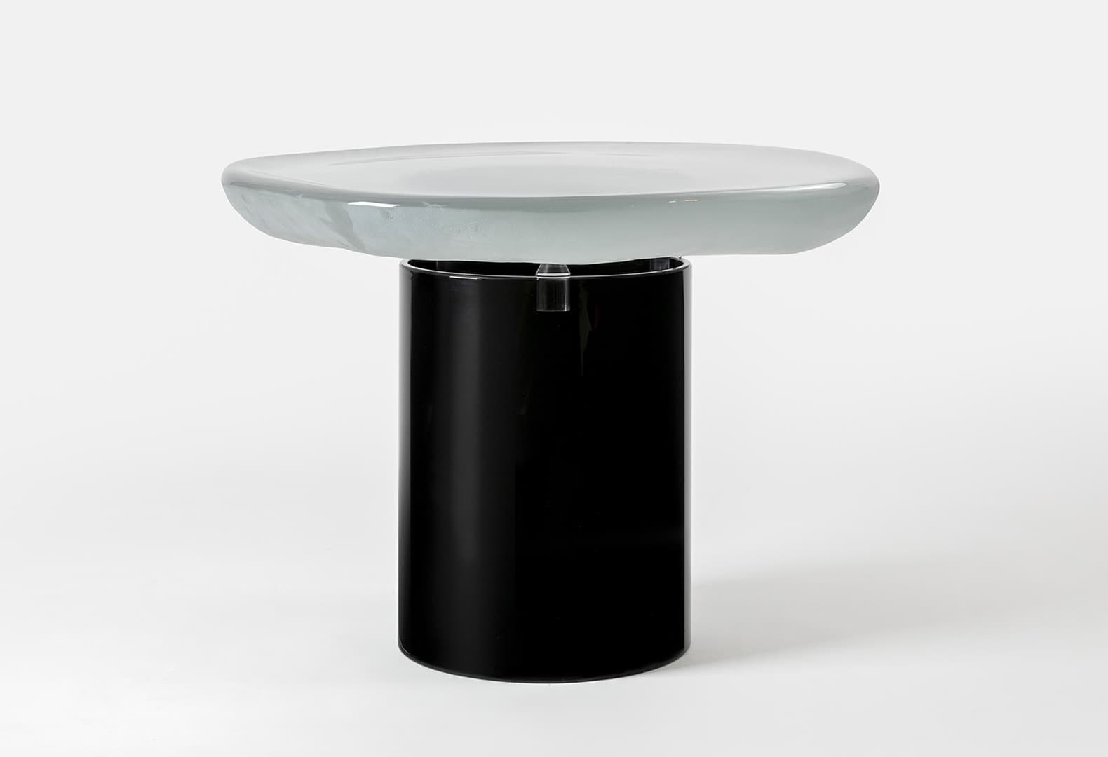 Reflection Vase. Front