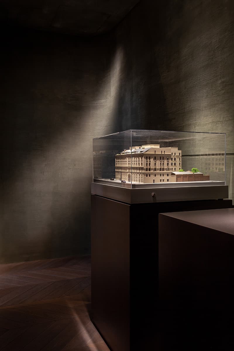 Офис продаж в особняке начала XX века – проект студии Nowadays