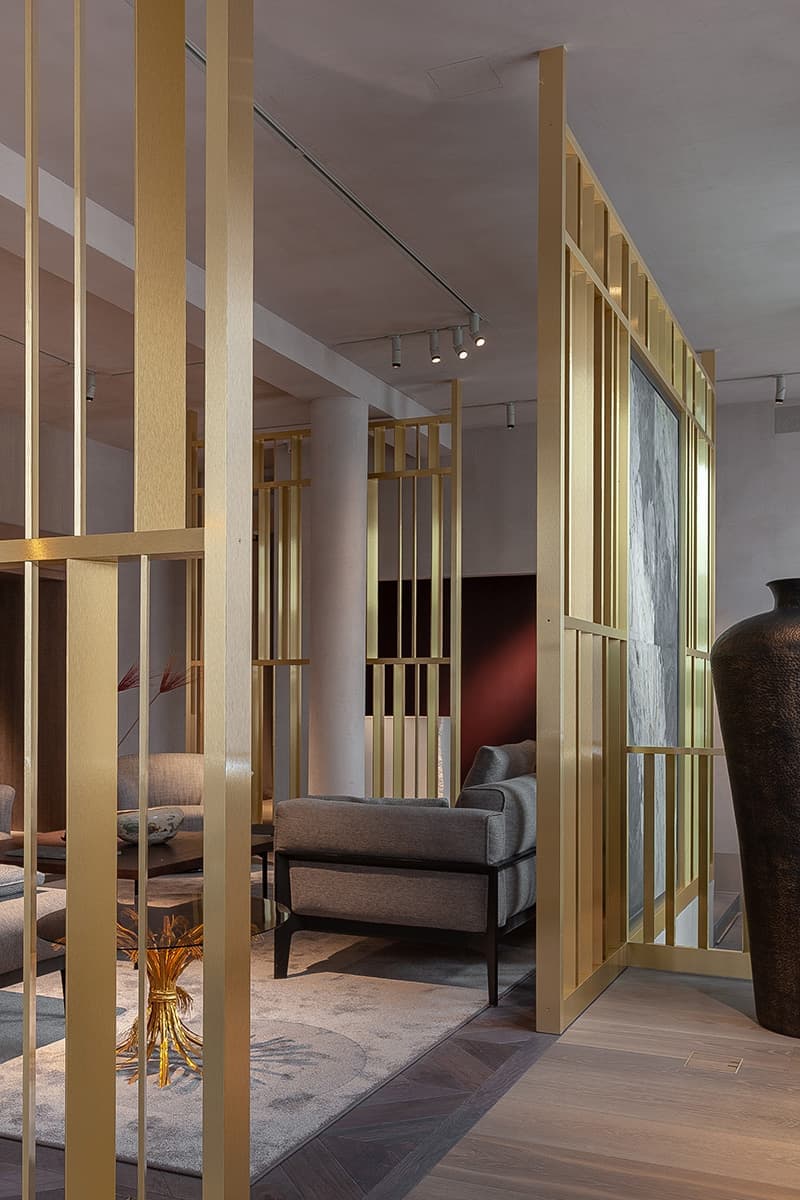 Офис продаж в особняке начала XX века – проект студии Nowadays