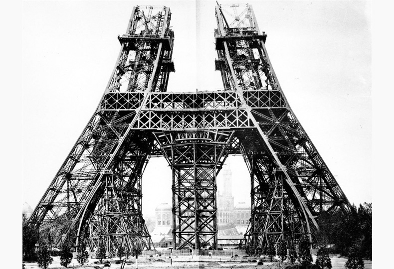 Эйфелева башня — самая узнаваемая архитектурная достопримечательность Парижа, 1887 год