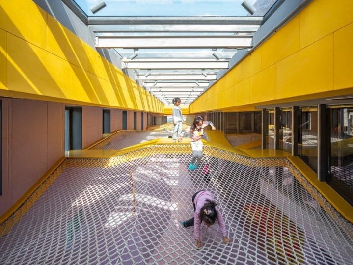 WAA превратил склад 1970-х годов в экспериментальную игровую площадку для детей в Пекине