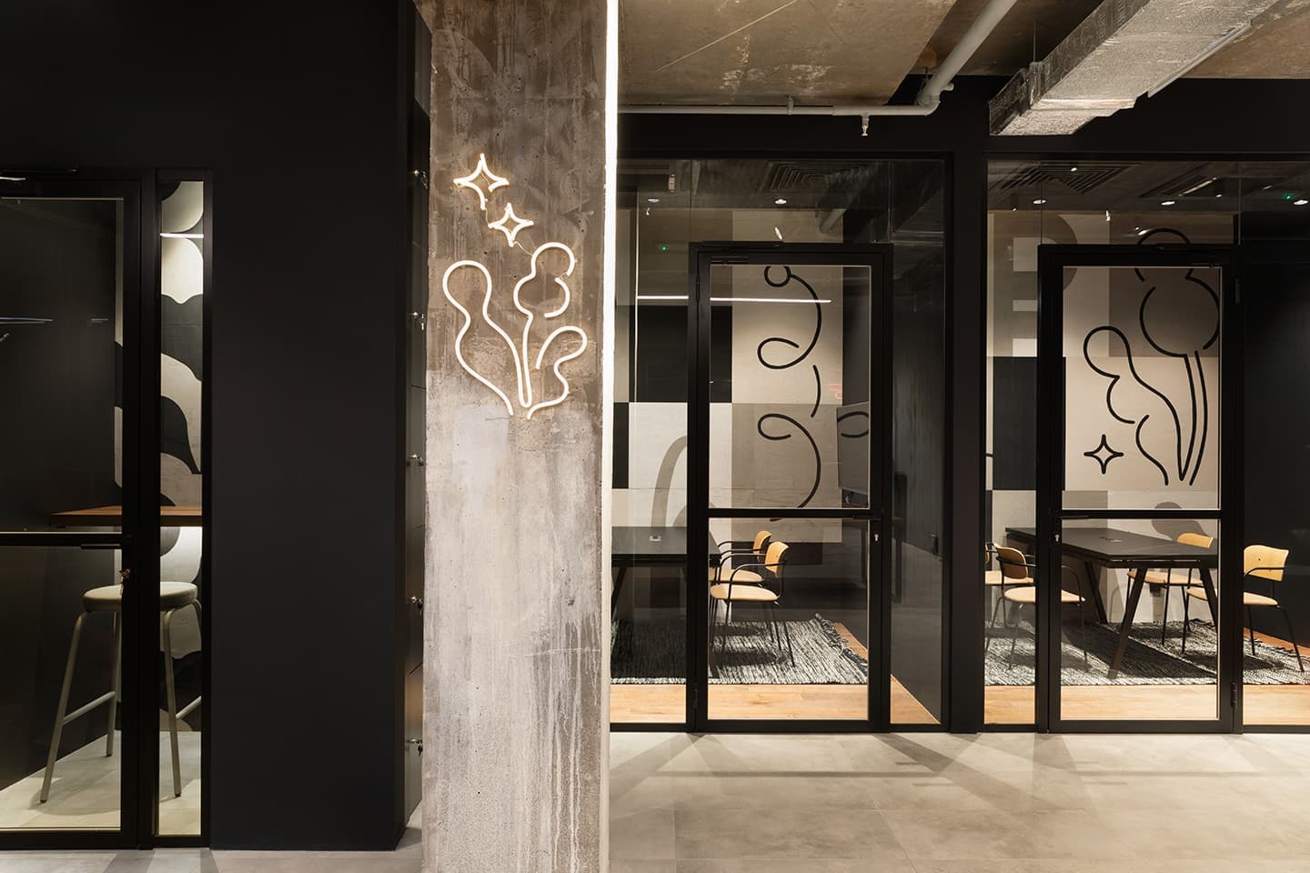 Офис компании Mercuryo.io – проект коллаборации Делателей.Офисов и дизайнера Екатерины Турбиной