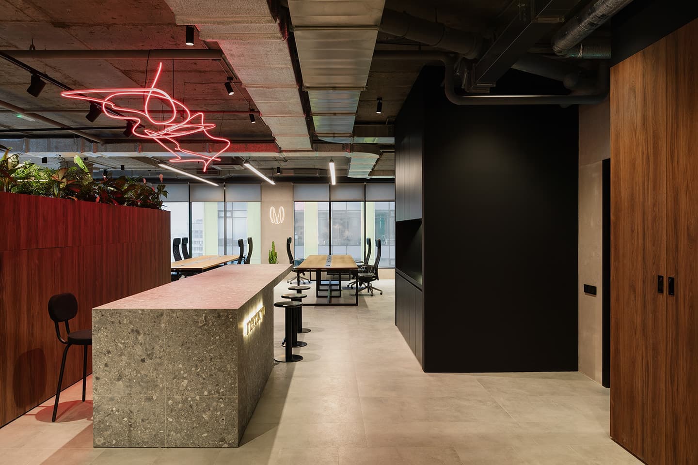 Офис компании Mercuryo.io – проект коллаборации Делателей.Офисов и дизайнера Екатерины Турбиной