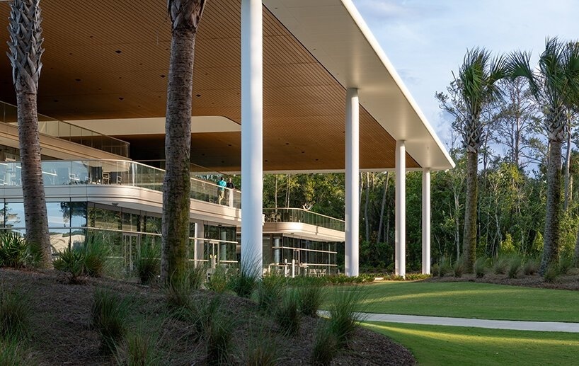 Компания Foster+ Partners завершила строительство штаб-квартиры PGA Tour во Флориде