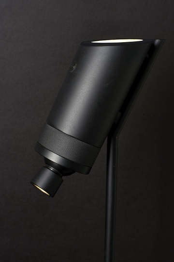 DCW Editions представил светильник по образу объектива фотоаппарата