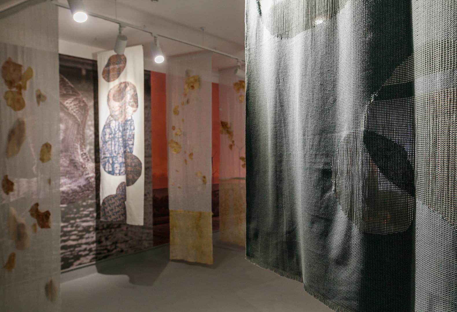 Текстильная инсталляция «Внутренняя миграция». Александра Фалиштынская