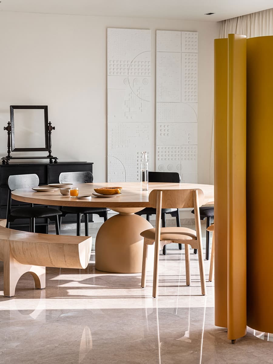 Просторные апартаменты с авангардными элементами в Индии – проект студии The Act of Quad