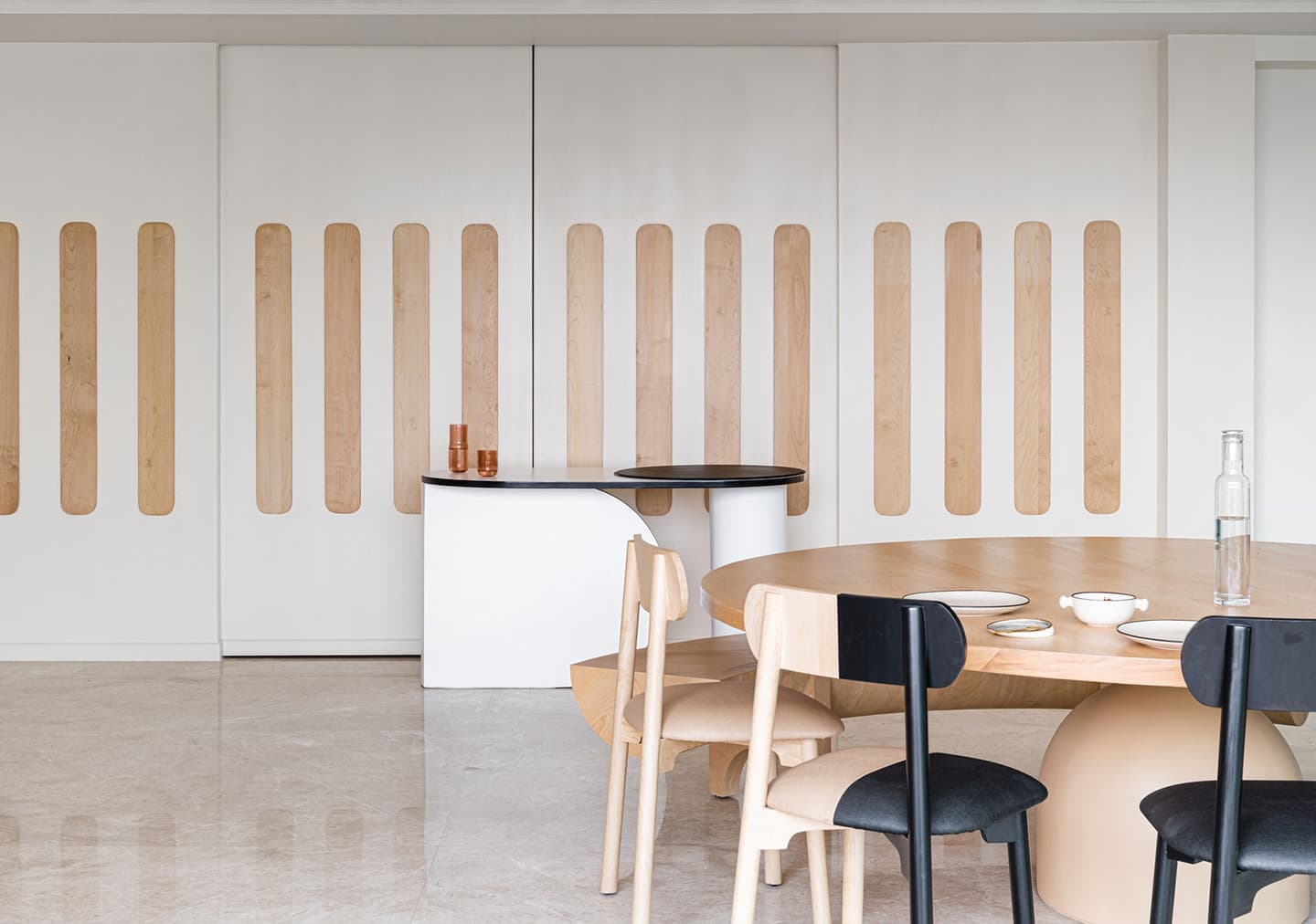 Просторные апартаменты с авангардными элементами в Индии – проект студии The Act of Quad