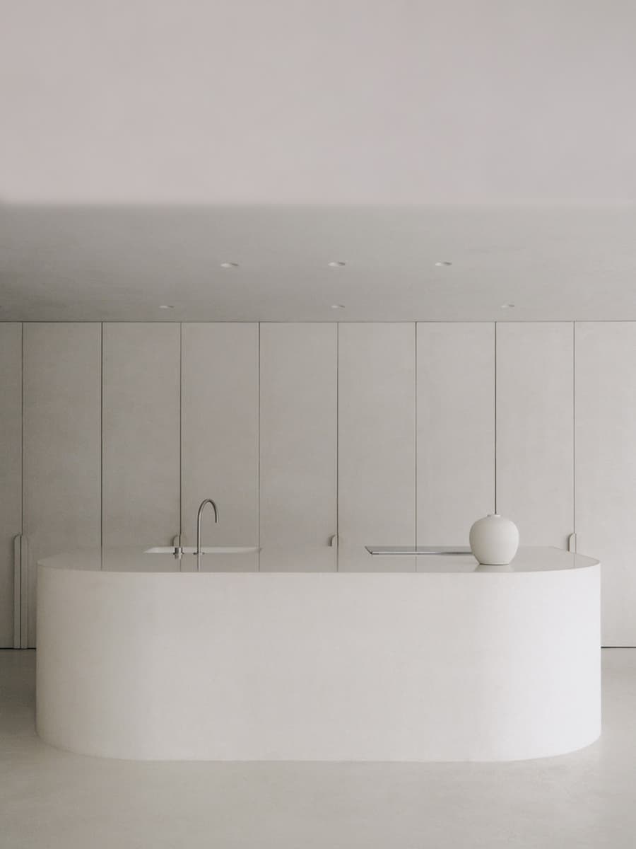 Лаконичный и уединенный дом – проект студии Alain Carle Architecte