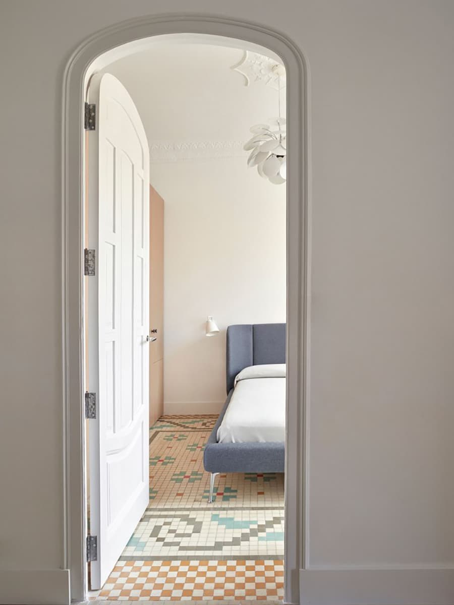 Отремонтированная квартира в здании 1920-х годов – проект студии DG Arquitecto