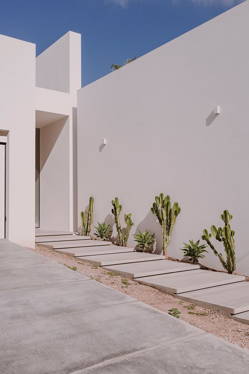 Двухэтажная вилла на острове Майорка с акцентом на ремесла – проект бюро Paradowski Studio