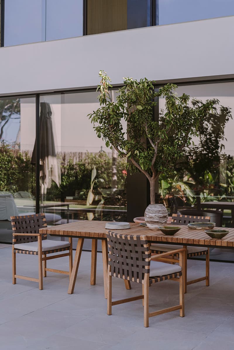 Двухэтажная вилла на острове Майорка с акцентом на ремесла – проект бюро Paradowski Studio