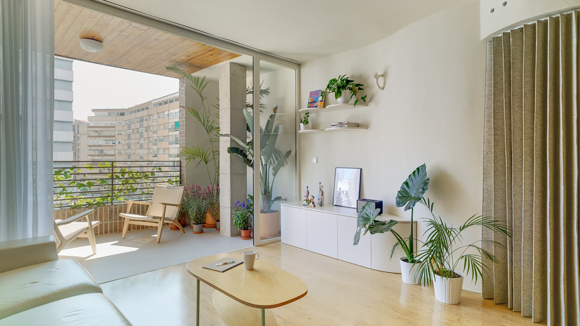 Испанская квартира с необычной планировкой – проект студии Laura Ortin Arquitectura