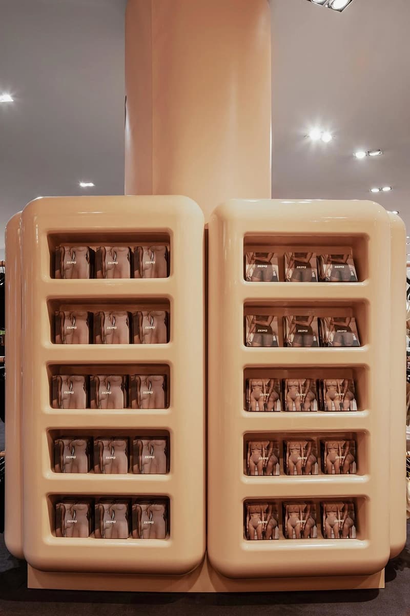 Глянцевый интерьер для магазина SKIMS в Париже – проект Вилло Перрона