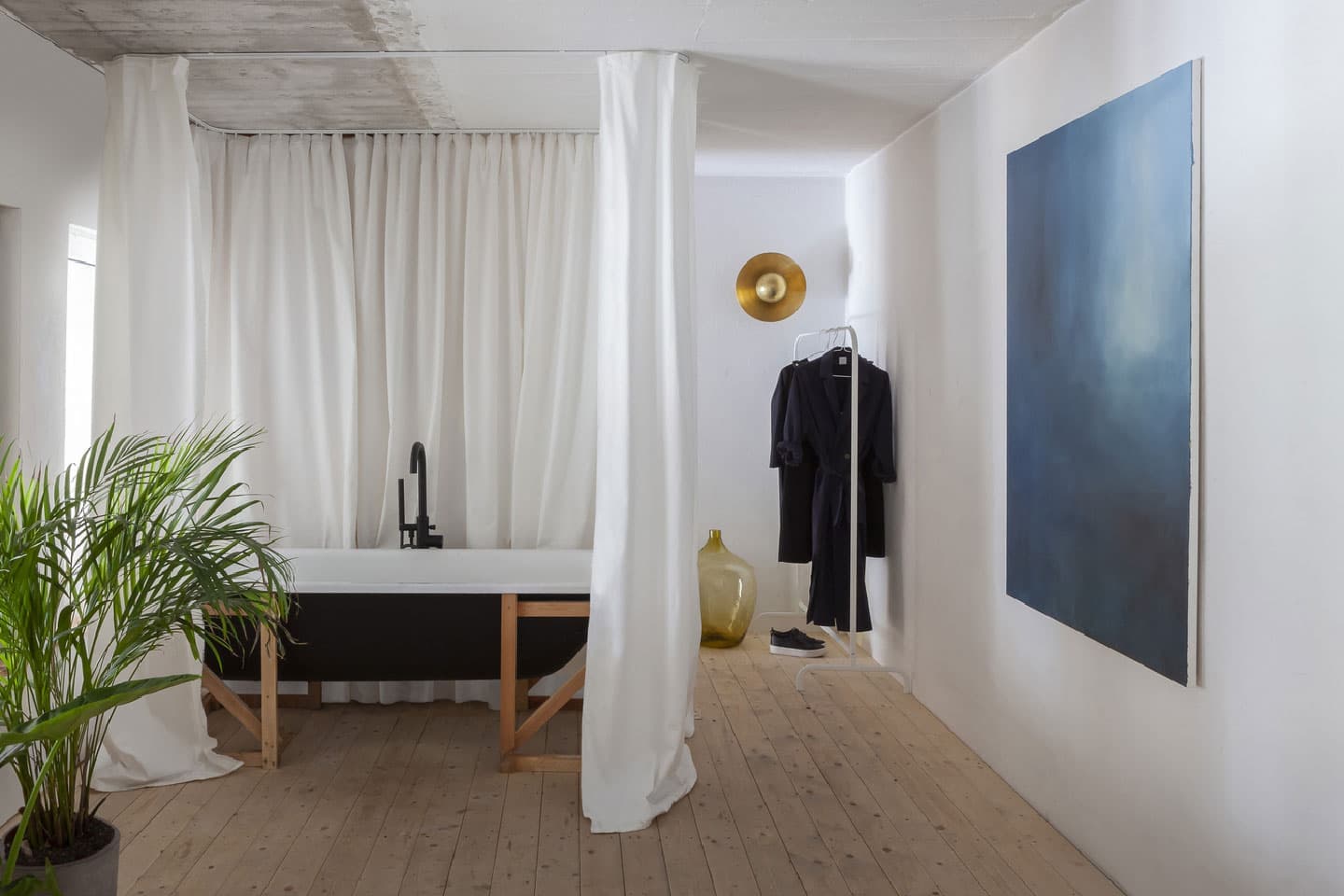 Художественная студия внутри заброшенной фабрики – проект архитектора Эвелины Макоса