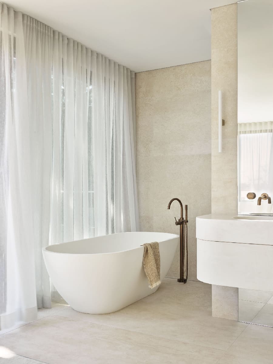 Гламурный пляжный дом в Сиднее – проект студии Nina Maya interiors