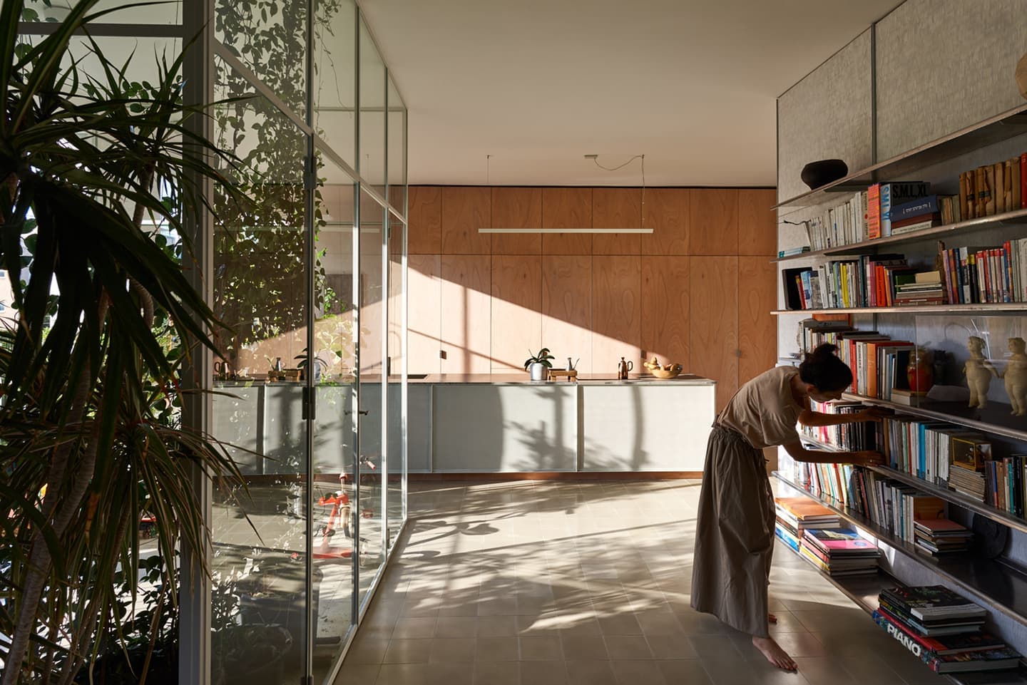 Квартира с зеленой лоджией в Тель-Авиве – проект Salty Architects