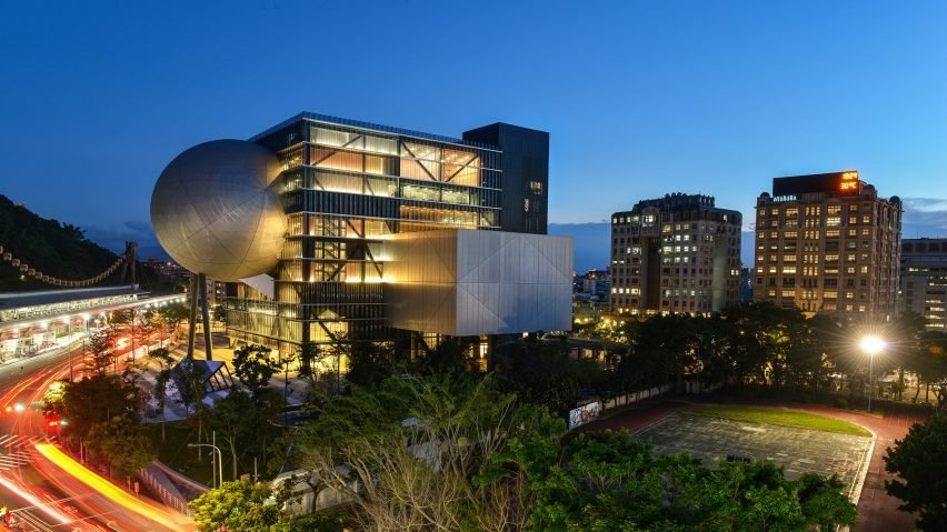 OMA показали первые фотографии строящегося Taipei Performing Arts Center