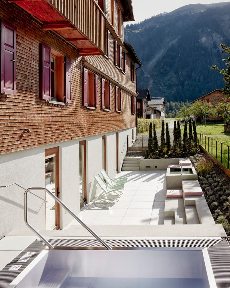 Теплый домашний интерьер семейного отеля в Австрии – проект архитектурного бюро firm Architekten