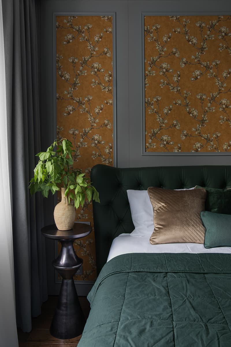 Квартира с четырьмя спальнями в глубоких оттенках – проект Buro.Team