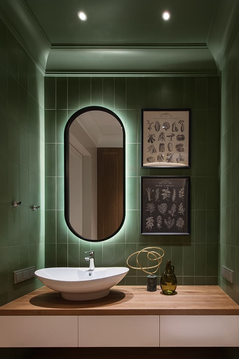 Квартира с четырьмя спальнями в глубоких оттенках – проект Buro.Team