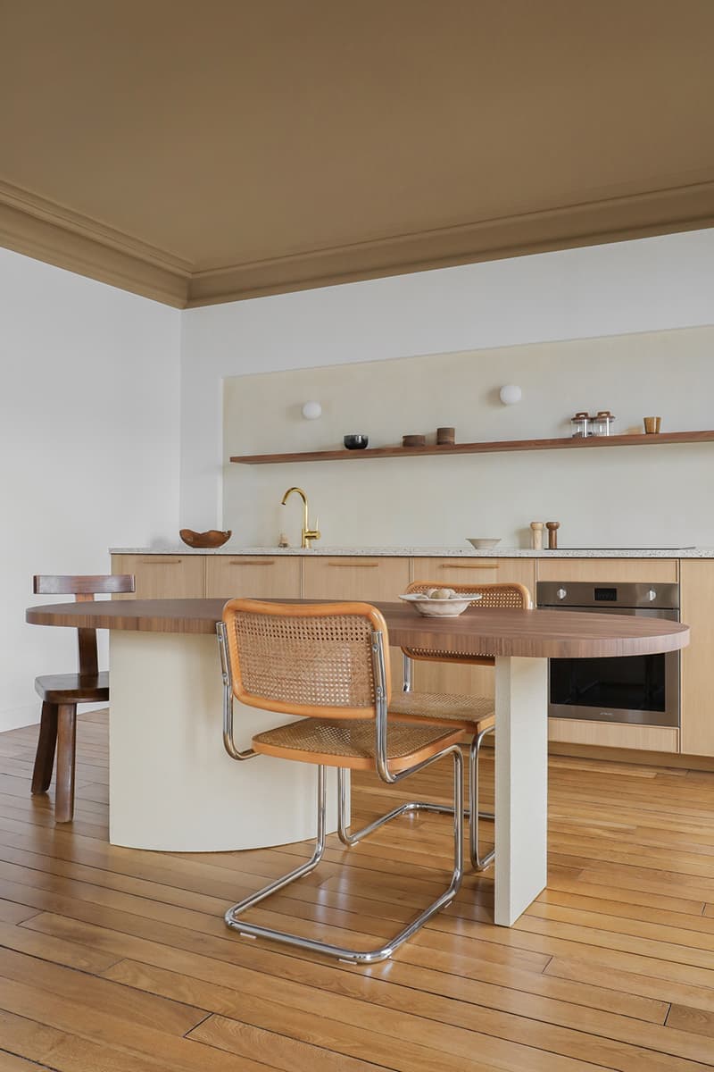 Эргономичная планировка уютной квартиры в Париже – проект Heju Studio