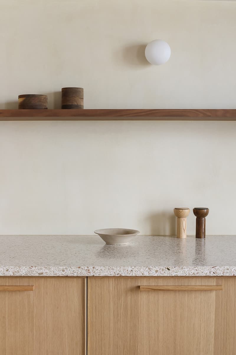 Эргономичная планировка уютной квартиры в Париже – проект Heju Studio