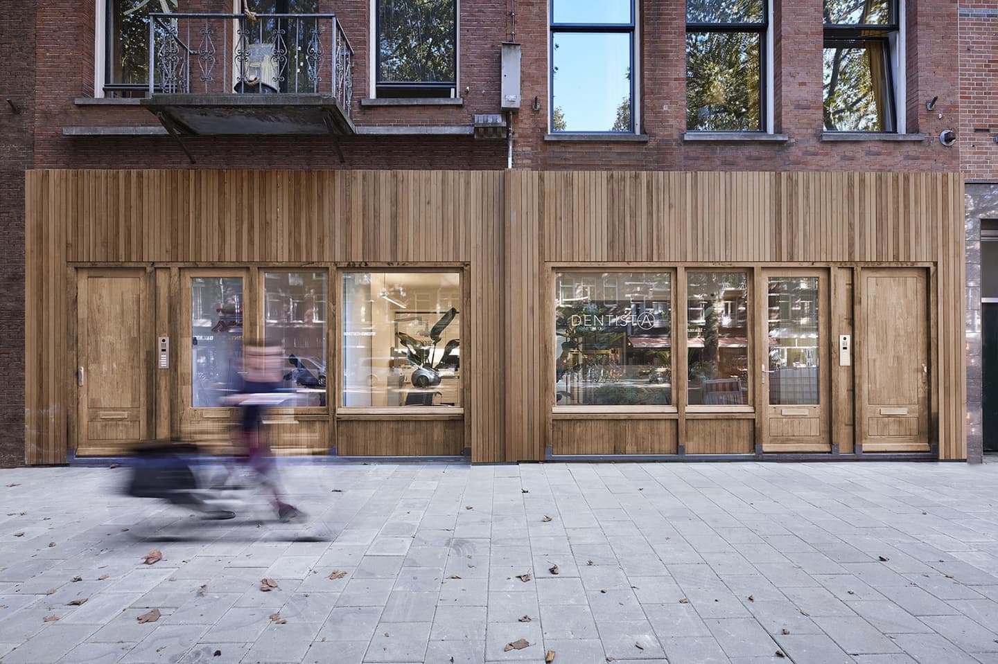 Стоматология с собственным садом в Амстердаме – новый проект i29 interior architects